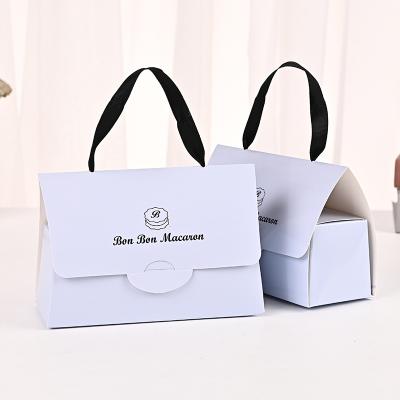 logo personnalisé de sac cadeau de boîte en carton blanc portable
